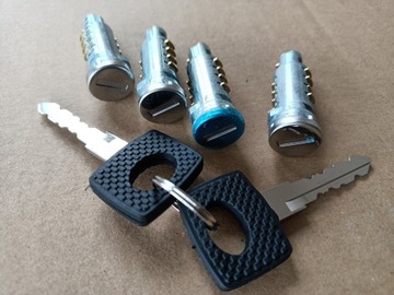 КОМПЛЕКТ 4 ВСТАВКИ ЗАМКИ ДВЕРНОЙ ЗАМОК VOLKSWAGEN LT II