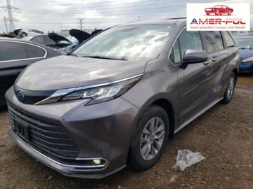 Toyota Sienna III 2022 Toyota Sienna 2022, 2.5L, 4x4, od ubezpieczalni 2.5 Benzyna 245KM