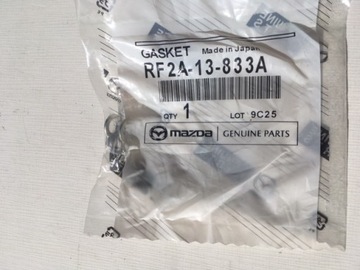 MAZDA OE RF2A-13-833A PODLOŽKA PRŮTOKOVÁ