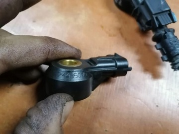 ДАТЧИК ДЕТОНАЦИИ ASTRA MERIVA ZAFIRA 24435095 1.6