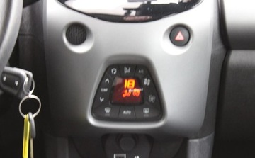 Toyota Aygo II Hatchback 3d Facelifting 1.0 VVT-i 72KM 2020 Toyota Aygo 1.0B 72KM przeb.60tys Zarejestrowane ful opcja kamera ledy, zdjęcie 12