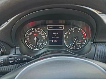 Mercedes Klasa A W176 2013 Mercedes A180 1,6 benz 120KM, zdjęcie 19