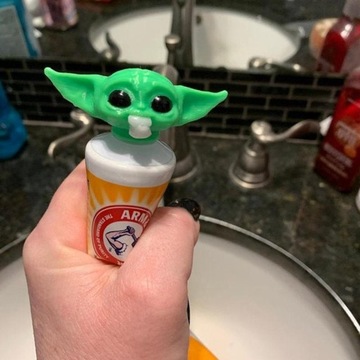 Dozownik pasty do zębów Yoda Baby Trick Toy