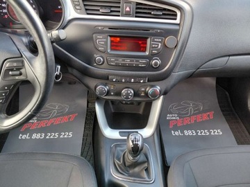 Kia Ceed II Hatchback 5d Facelifting 1.4 DOHC 100KM 2018 Kia Ceed Lift LED Elektryka Sensor Klimatyzacja Podgrzewane fotele PDC Alu, zdjęcie 18