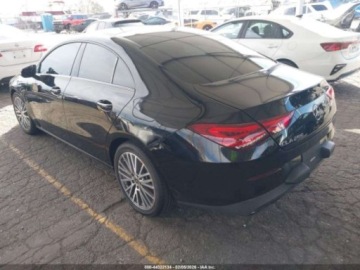 Mercedes CLA C118/X118 Coupe 2.0 250 224KM 2021 Mercedes-Benz CLA 2021r., CLA 250, 2.0L, od ubezpieczalni 2.0 Benzyna 224KM, zdjęcie 4
