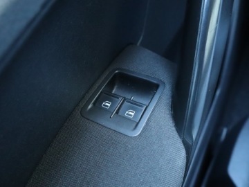 Volkswagen Caddy IV Kombi Maxi 2.0 TDI SCR BlueMotion Technology 102KM 2018 VW Caddy 2.0 TDI, Salon Polska, Klima, zdjęcie 15