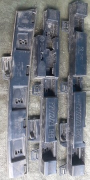 BMW F21 F22 F23 Ślizg mocowanie progu RH4