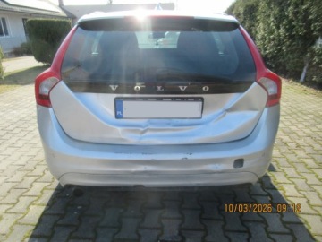 Volvo V60 I Kombi Facelifting 2.0 D2 DRIVE-E 120KM 2017 Volvo v60 I lift KINETIC 2017r uszkodzony 2,0 120KM 88kW, zdjęcie 3