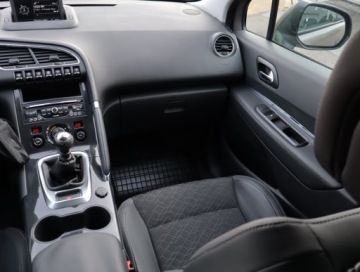 Peugeot 3008 I Crossover Facelifting 1.2 PureTech 130KM 2016 Peugeot 3008 1.2 PureTech, Salon Polska, zdjęcie 7