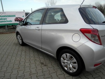 Toyota Yaris III Hatchback 5d Facelifting 1.0 VVT-i 69KM 2014 Toyota Yaris Salon Polska Klimatyzacja Wspomaganie Abs Benzyna 69KM, zdjęcie 15