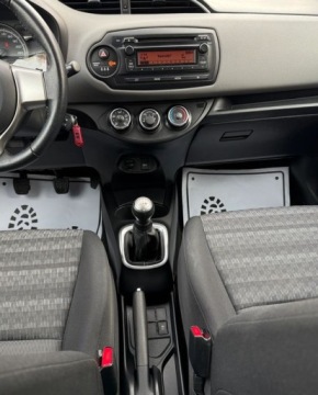 Toyota Yaris III Hatchback 5d Facelifting 1.0 VVT-i 69KM 2016 Toyota Yaris Salon Polska, Serwis ASO, Czujniki park. 1 rej IV 2017r. Gwar, zdjęcie 5