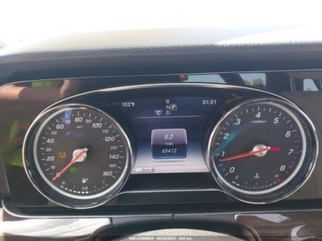Mercedes Klasa E W213 2018 Mercedes-Benz Klasa E 2018 MERCEDES-BENZ E 300 4MATIC 2.0 Benzyna 241KM, zdjęcie 12