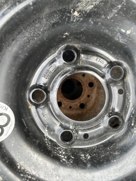 Запасное колесо на Renault Express 22 года.