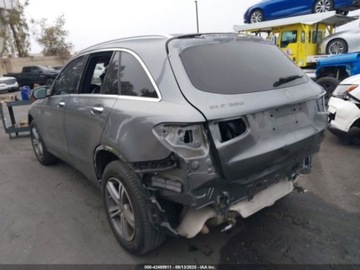 Mercedes GLC C253 2021 Mercedes-Benz GLC 300 2021 2.0l 2.0 Benzyna 255KM, zdjęcie 3