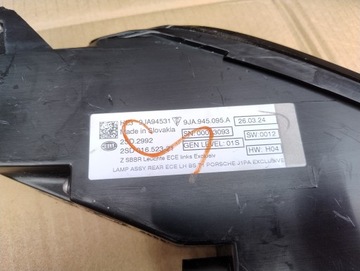 PORSCHE TAYCAN 9J 9JA PRAVÁ + CLONA (KRYT) STŘEDNÍ  LEVÝ SVĚTLO ZADNÍ KOMPLET