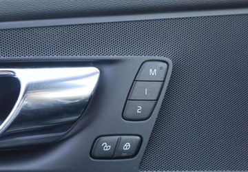 Volvo XC60 II Crossover 2.0 B5 Diesel Mild Hybrid 249KM 2021 Volvo XC 60 B5 Hybrid Benzyna 25014KM AWD R-Design Gwarancja Salon POLSKA, zdjęcie 21