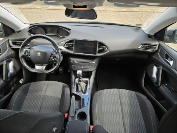 Peugeot 308 II Hatchback 5d 1.2 PureTech 130KM 2014 Peugeot 308 1.2 benzyna 130KM, zdjęcie 6