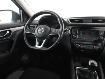 Nissan Qashqai II Crossover Facelifting 1.3DIG-T 140KM 2019 Nissan Qashqai klima auto navi kamera i czujniki, zdjęcie 15