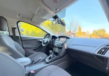 Ford Focus III Kombi Facelifting 1.0 EcoBoost 125KM 2015 Ford Focus Ford Focus 1.0 EcoBoost Titanium Benzyna 125KM, zdjęcie 29