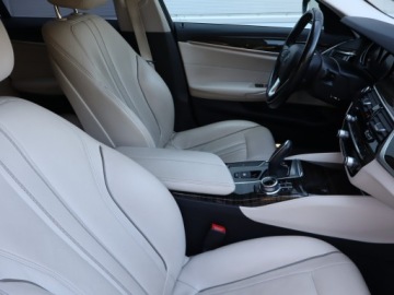 BMW Seria 5 F10-F11 Touring Facelifting 520d 190KM 2017 BMW 5 520d xDrive, Salon Polska, Serwis ASO, zdjęcie 8