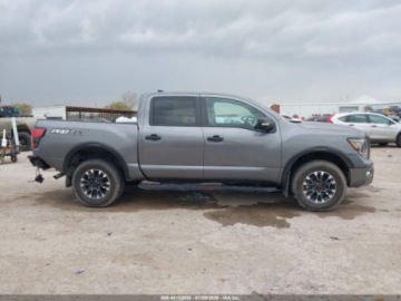 Nissan Titan 2024 Nissan Titan Pro-4x 2024 5.6 Benzyna 400KM, zdjęcie 6