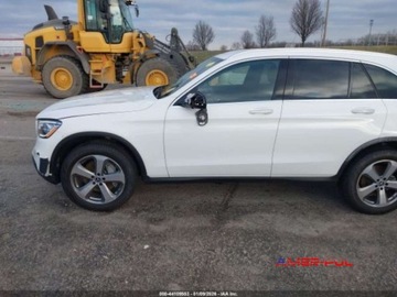 Mercedes GLC C254/X254 2022 Mercedes-Benz GLC 2022 r., 300 4MATIC SUV 2.0 Benzyna 255KM, zdjęcie 15