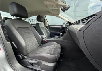 Volkswagen Passat B8 Limousine Facelifting 1.5 TSI EVO 150KM 2019 Volkswagen Passat Highline Pakiety, ACC, KAmera, GPS, Active Info Display, zdjęcie 18