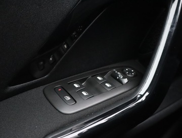 Peugeot 208 I Hatchback 5d Facelifting 1.2 PureTech 82KM 2017 Peugeot 208 1.2 PureTech, Salon Polska, zdjęcie 17