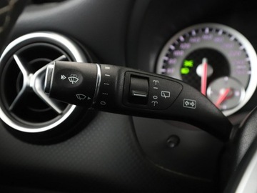 Mercedes Klasa A W176 Hatchback 5d 1.6 180 BlueEFFICIENCY 122KM 2014 Mercedes A 180 klimatyzacja półskóra kamera, zdjęcie 27