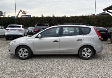 Hyundai i30 I CW Facelifting 1.4 DOHC 109KM 2010 Hyundai i30 Polski salon 1.4 Benzyna 109KM, zdjęcie 2