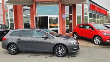 Opel Astra J Sports Tourer 1.7 CDTI ECOTEC 130KM 2012 Opel Astra ASTRA 1.7cdti 130KM Lift Ledy Xenon Navi MOZLIWA ZAMIANA 1.7, zdjęcie 2