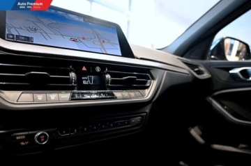 BMW Seria 1 F40 2021 BMW Seria 1 118iFV23LED Fog lightsWysoki polysk Shadow-Line 1.5 136KM, zdjęcie 10