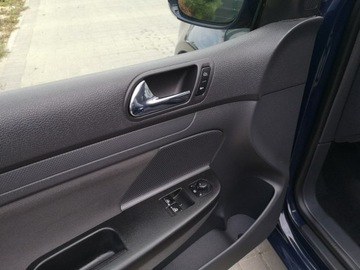 Volkswagen Golf V Hatchback 1.6 i 102KM 2005 Volkswagen Golf 1.6 MPI 102KM Klima Parktronik, zdjęcie 9