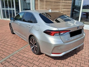 Toyota Corolla XII Sedan Facelifting 1.8 Hybrid 140KM 2025 Od ręki - Style 1.8 Hybrid 140KM | Podgrzewane fotele!, zdjęcie 2