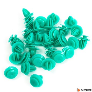 715 пластиковых автомобильных зажимов, 10 лент, 5 съемников боковых панелей.