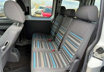 Volkswagen Caddy III Kombi Facelifting 2.0 EcoFuel 109KM 2011 Volkswagen Caddy 2.0 MPI 109 KM 5 osobowy Nowa instalacja LPG 2.0 109KM, zdjęcie 13