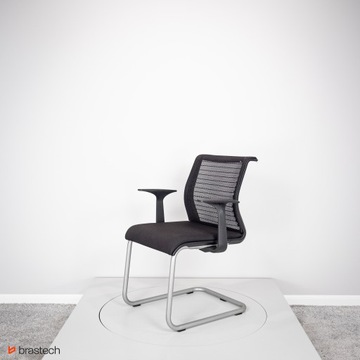 Krzesło biurowe czarne Steelcase KB34