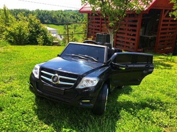 Детская машина на батарейках с mp3 пультом