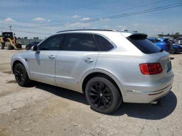 Bentley Bentayga 2017 Bentley Bentayga 2017 BENTLEY BENTAYGA, 44, od ubezpieczyciela 6.0 Benzyna, zdjęcie 1