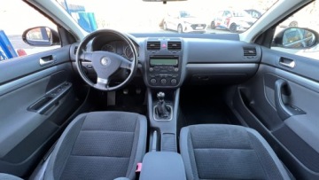 Volkswagen Golf VI 2009 Volkswagen Golf 1.4 TSI 125 km. ladny stan 2 komplety kol 1.4 Benzyna, zdjęcie 5