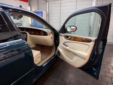 Jaguar XJ VII X350 2003 Jaguar XJ piekny super stan sora kremowa , piekny kolo i przebieg 153 tys, zdjęcie 36