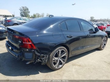 Volvo 2024 Volvo S60 2024 Volvo S60 B5 FWD Plus Dark Theme 2.0 Benzyna 247KM, zdjęcie 3
