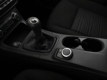 Mercedes Klasa B W246 Sports Tourer 180 BlueEFFICIENCY 122KM 2015 Mercedes B 180 navi czujniki parkowania, zdjęcie 26