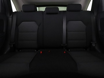 Mercedes Klasa B W246 Sports Tourer Facelifting 1.6 180 BlueEFFICIENCY Edition 122KM 2017 Mercedes B 180 navi klima grzane fotele czujniki, zdjęcie 17