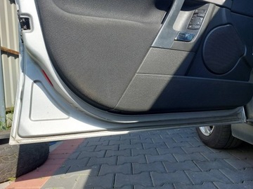 DVEŘE KOMPLETNÍ LEVÝ PŘEDNÍ OPEL VECTRA C Z157