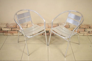 Столы для помещения/паба/ресторана + 2 стула