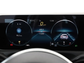 Mercedes Klasa A W177/V177 Hatchback 1.3 200 163KM 2018 Mercedes A 200 automat półskóra navi klima auto, zdjęcie 21