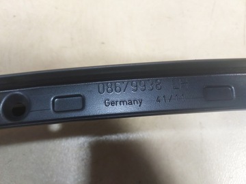 VOLVO C30 LIŠTA DVEŘE LEVÝ PŘEDNÍ 08679938