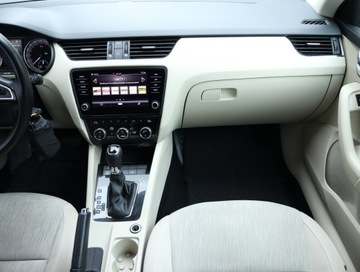 Skoda Octavia III Kombi Facelifting 2.0 TDI 150KM 2019 Skoda Octavia 2.0 TDI, Salon Polska, DSG, Navi, zdjęcie 7