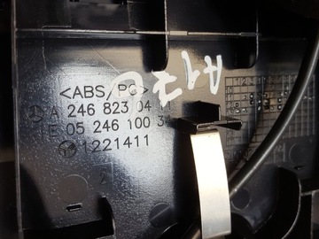 MERCEDES A TŘÍDA W176 12-15R HNÍZDO USB AUX